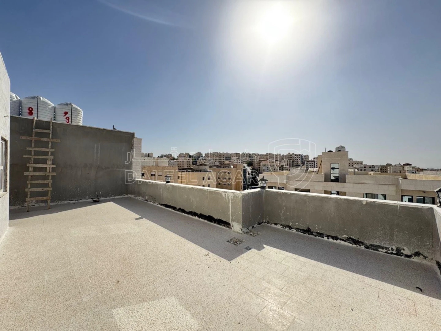 شقة في عمان - أبو نصير خلف الأكاديمية البحرية مباشرة - 80,000 دأ - صورة 1