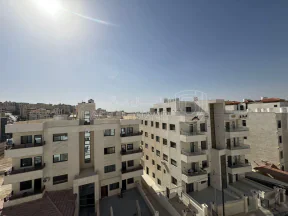 شقة - عمان - أبو نصير خلف الأكاديمية البحرية مباشرة - 80000 دأ