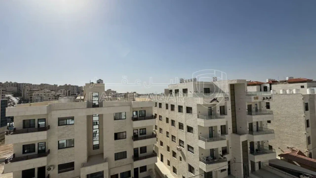 شقة - عمان - أبو نصير خلف الأكاديمية البحرية مباشرة - 80000 دأ