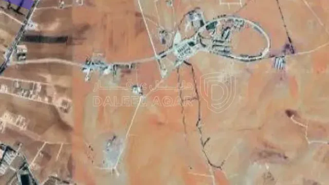 أرض في مادبا مقابل الجامعة الامريكية ثاني نمرة عن الشارع  - 87,500 دأ - صورة 1