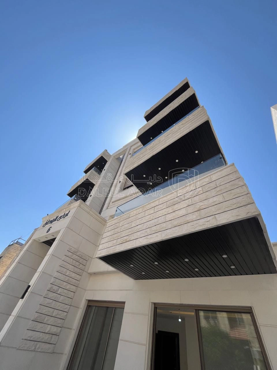 شقة في لقطة قرب عميش في الياسمين تشطيب فخم  - 65,000 دأ - صورة 1