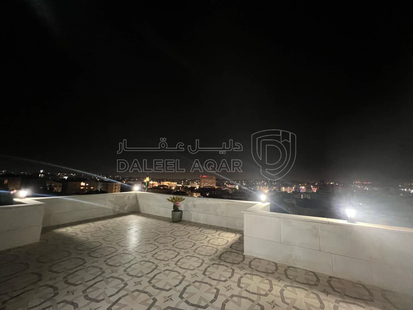 شقة في بقرب مطعم ورد - 215,000 دأ - صورة 1