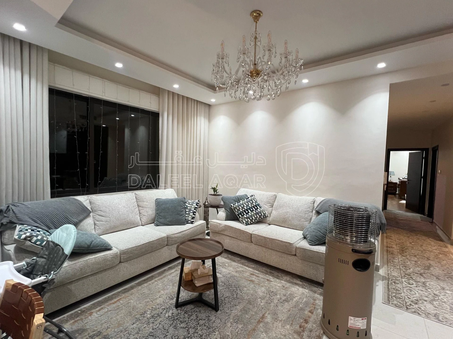 شقة في بقرب مطعم ورد - 215,000 دأ - صورة 1