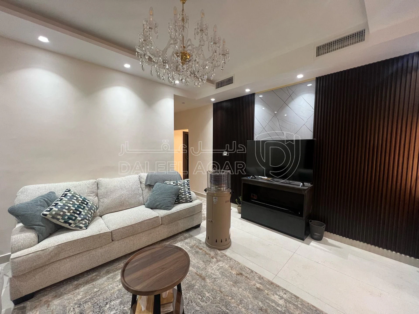 شقة في بقرب مطعم ورد - 215,000 دأ - صورة 1