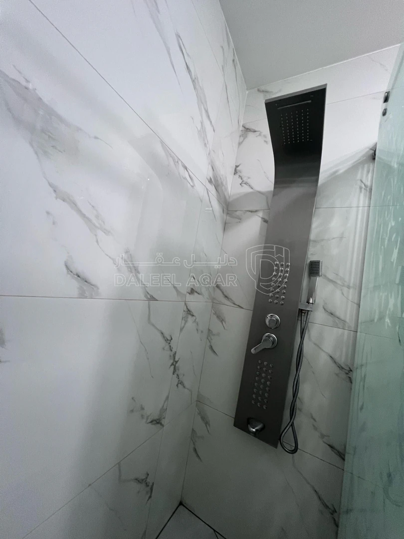 شقة في بقرب مطعم ورد - 215,000 دأ - صورة 1