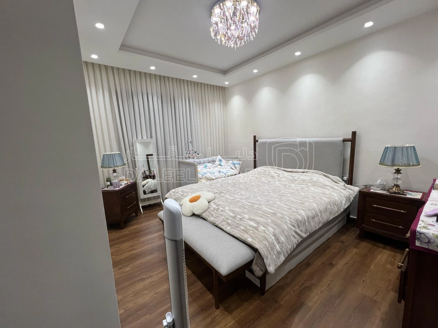 شقة في بقرب مطعم ورد - 215,000 دأ - صورة 1