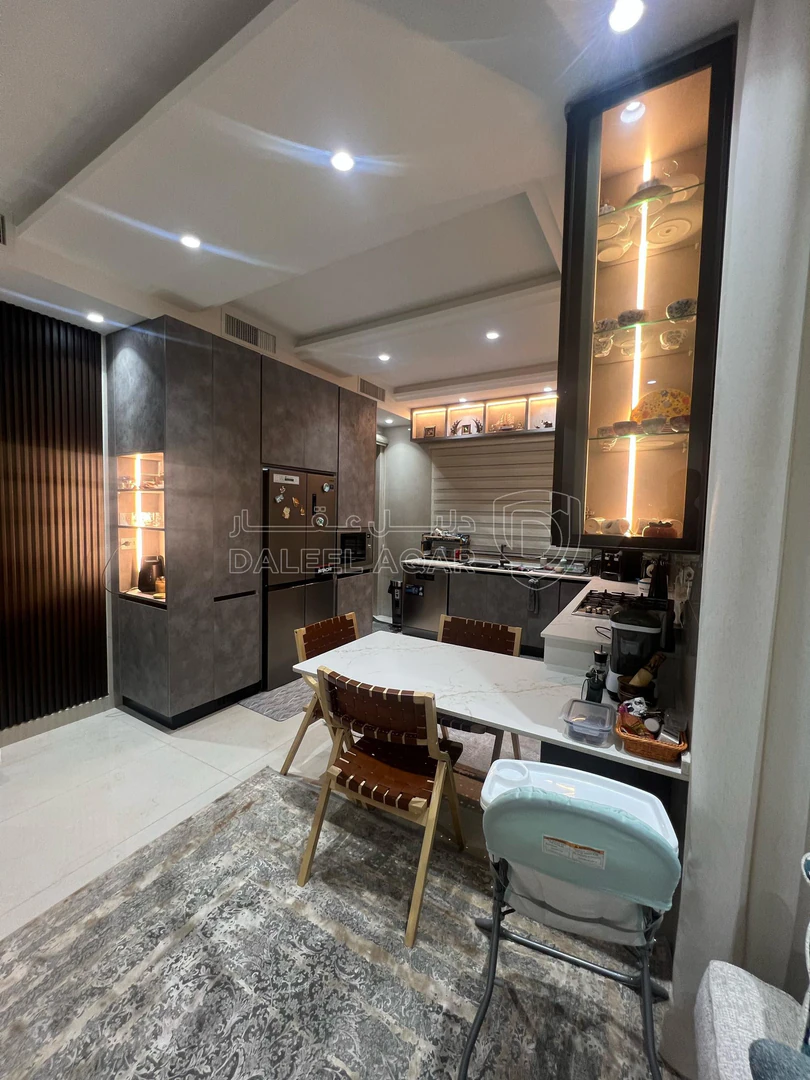 شقة في بقرب مطعم ورد - 215,000 دأ - صورة 1