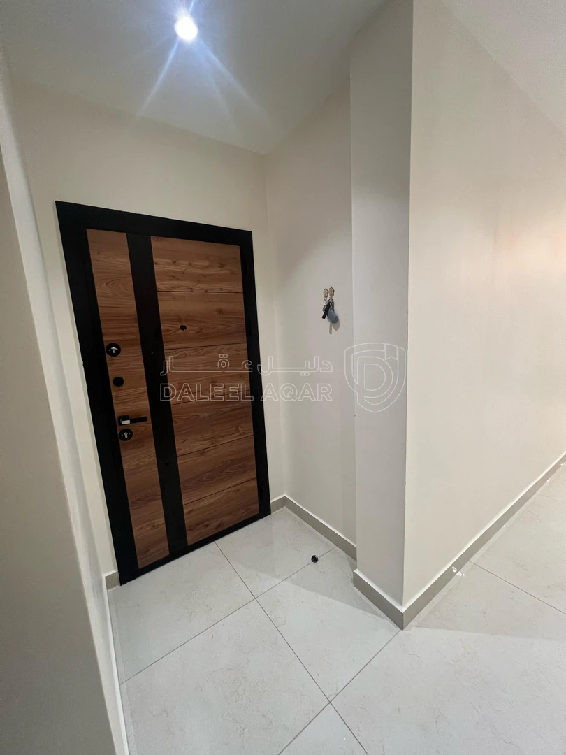 شقة في بقرب مطعم ورد - 215,000 دأ - صورة 1