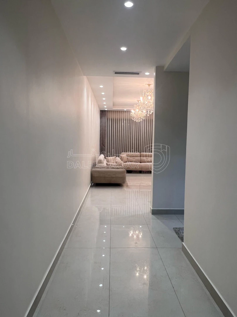 شقة في بقرب مطعم ورد - 215,000 دأ - صورة 1