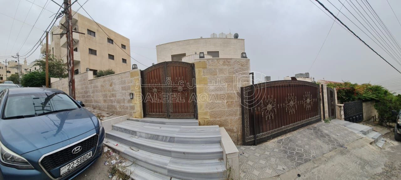 فيلا/منزل في عمان ابو نصير شارع الاردن مقابل مستشفى الرشيد - 270,000 دأ - صورة 1