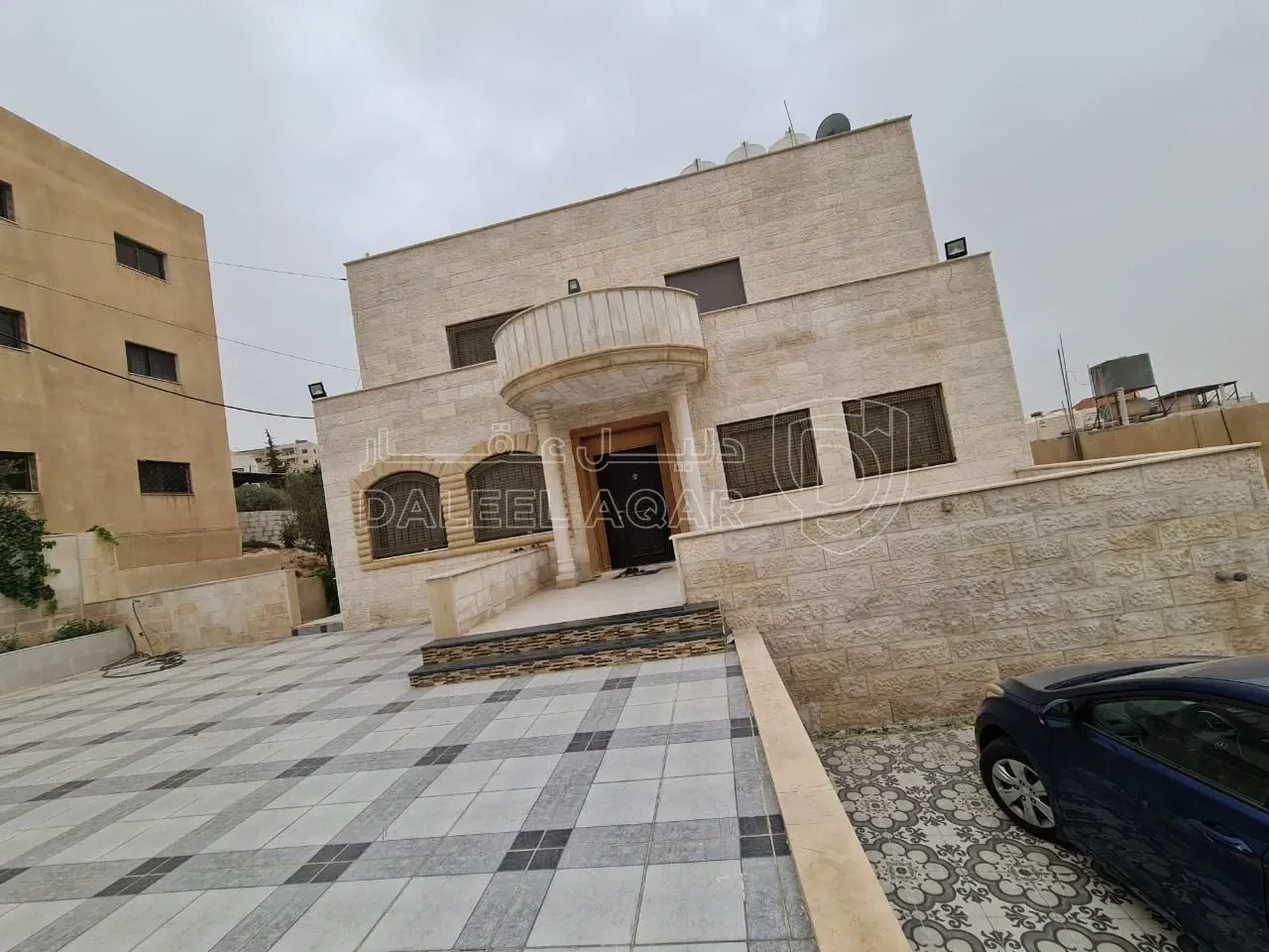 فيلا/منزل في عمان ابو نصير شارع الاردن مقابل مستشفى الرشيد - 270,000 دأ - صورة 1