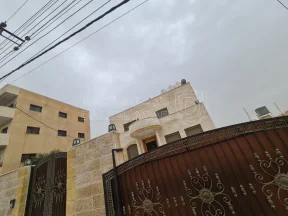 فيلا/منزل في عمان ابو نصير شارع الاردن مقابل مستشفى الرشيد - 270,000 دأ - صورة NaN