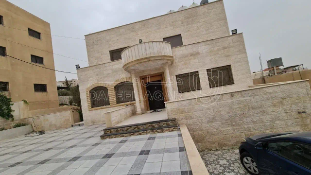 فيلا/منزل - عمان ابو نصير شارع الاردن مقابل مستشفى الرشيد - 270000 دأ