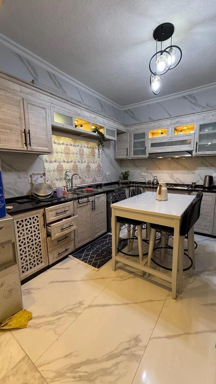 شقة في ضاحيه الاميره سلمى  - 60,000 دأ - صورة 8