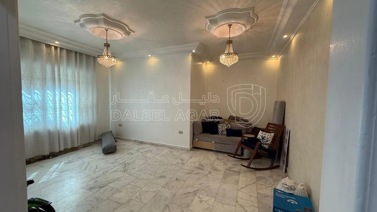 شقة في ضاحيه الاميره سلمى  - 60,000 دأ - صورة 4