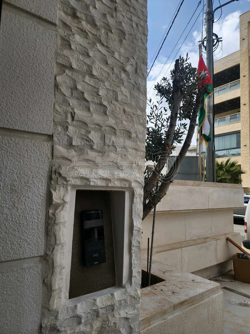 شقة في حي الصحابة رجم عميش بقرب كردور عبدون والسكن الخاص - 260,000 دأ - صورة 1