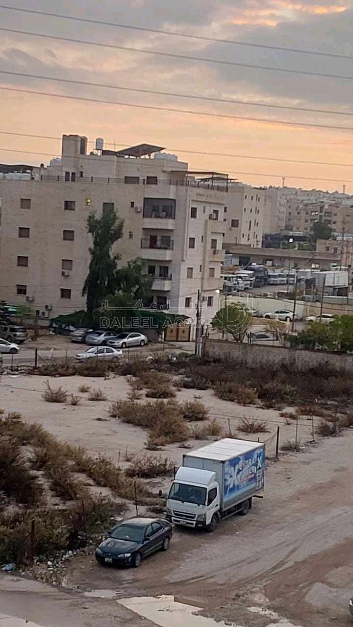 شقة في شقة للبيع مجمع عمان - 40,000 دأ - صورة 1