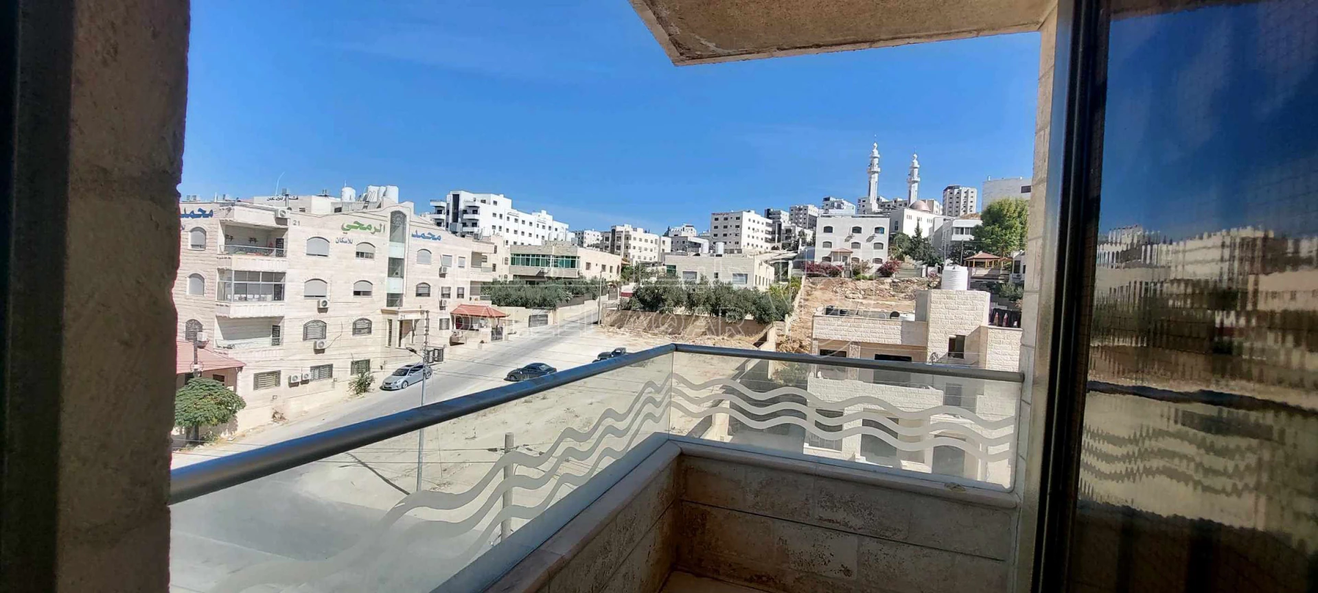 شقة في شقة مميزة قريبة من الخدمات - 70,000 دأ - صورة 1