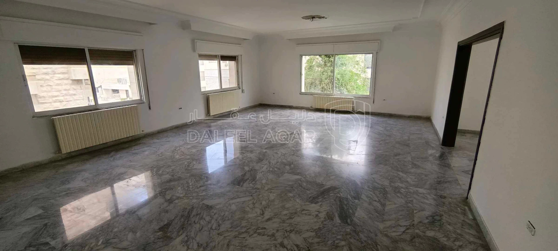 شقة في الدوار السادس، عبدون الشمالي،شارع سليمان الحديدي - 240,000 دأ - صورة 1