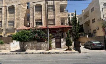 شقة في شقة أرضية بلقرب من مسجد الفردوس - 62,000 دأ - صورة NaN