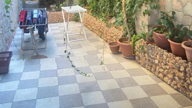 فيلا/منزل في سحاب_ الحي الشرقي خلف مسجد شيخة - 100,000 دأ - صورة NaN
