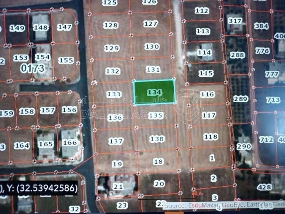أرض في اربد، حي الطوال، قرب قصر الجمال - 180,000 دأ - صورة 1