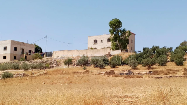 أرض في 1دنم قرمية حسبان حوض ام الشوامر بسعر مغري - 65,000 دأ - صورة NaN