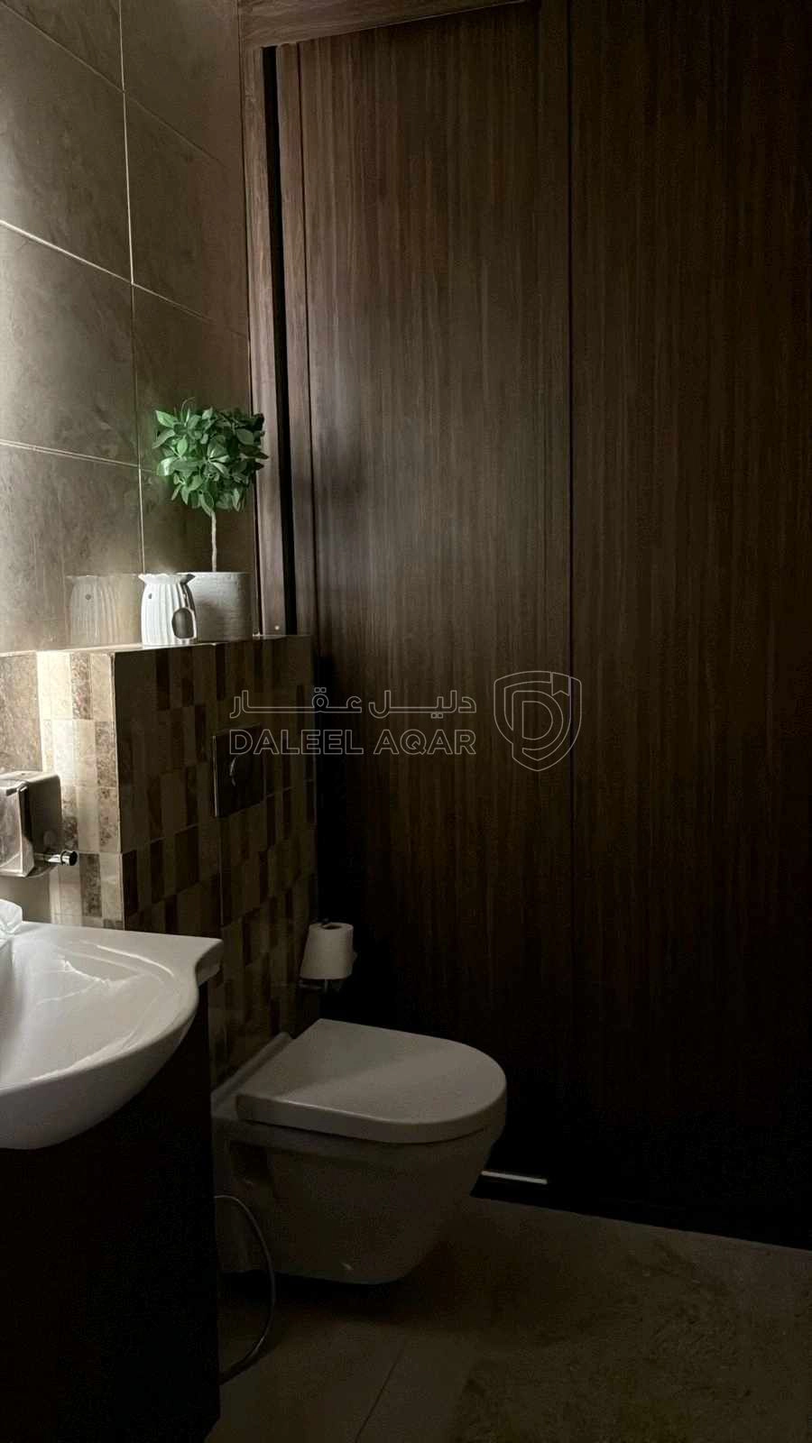 شقة في حي المنصور شقه فاخره لقطه و فارغه للبيع - 79,000 دأ - صورة 1
