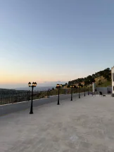 مزرعة/شاليه في السلط نزول العارضة بجانب كافيه sun set - 450,000 دأ - صورة NaN