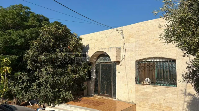 فيلا/منزل - بالقرب من ديوان الحتاملة - 150000 دأ