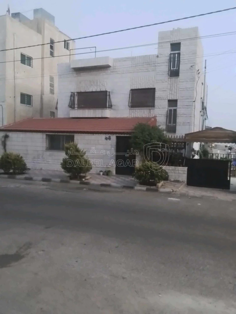 فيلا/منزل في ام الحيران خلف محكمة جنوب عمان - 130,000 دأ - صورة 1