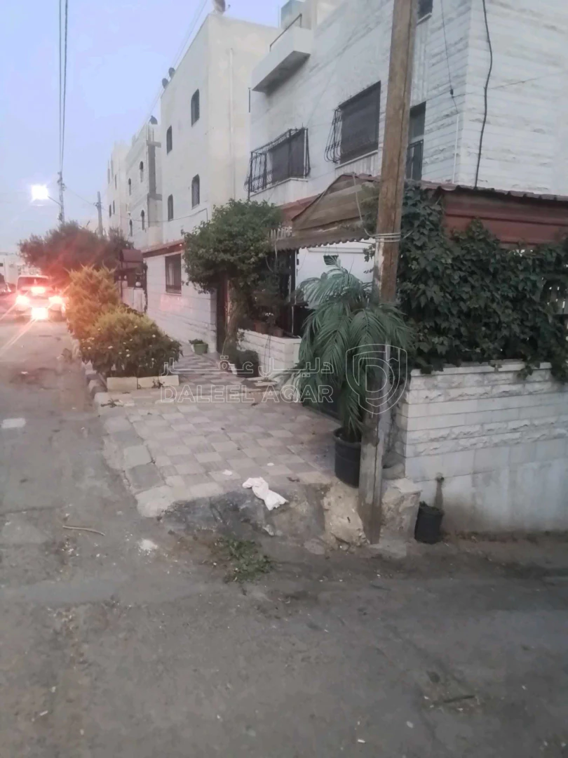 فيلا/منزل في ام الحيران خلف محكمة جنوب عمان - 130,000 دأ - صورة 1