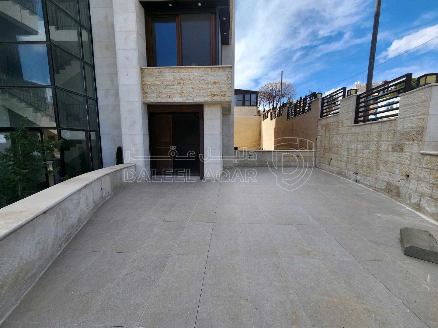 شقة في شقة بتجهيزات مميزة - 162,000 دأ - صورة 1