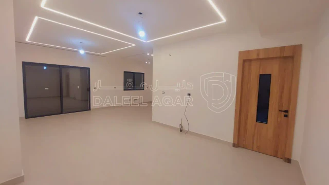 شقة - خلف اتصالات اورانج  - 180000 دأ
