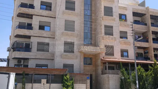 شقة - عمان ماركا الجنوبيه نادي السباق شيك المطار - 51000 دأ