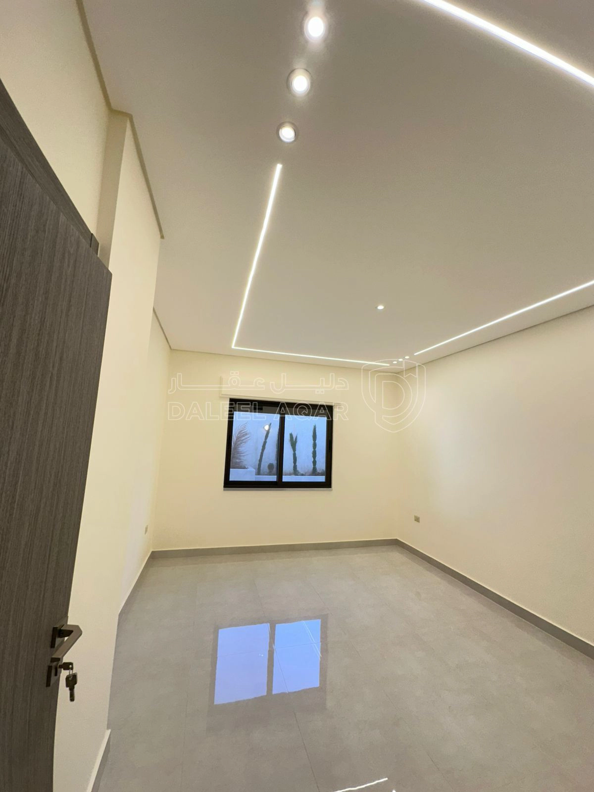 شقة في تبعد 2.5 كم عن شارع المطار  - 73,000 دأ - صورة 1