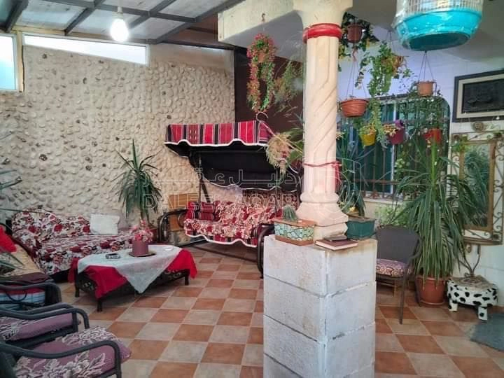 فيلا/منزل في الزرقاء الجديده شارع ٢٦ - 100,000 دأ - صورة 1