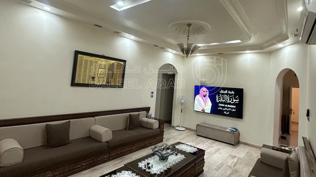 فيلا/منزل في المقابلين بالقرب من اكادمية الحفاظ - 360,000 دأ - صورة NaN