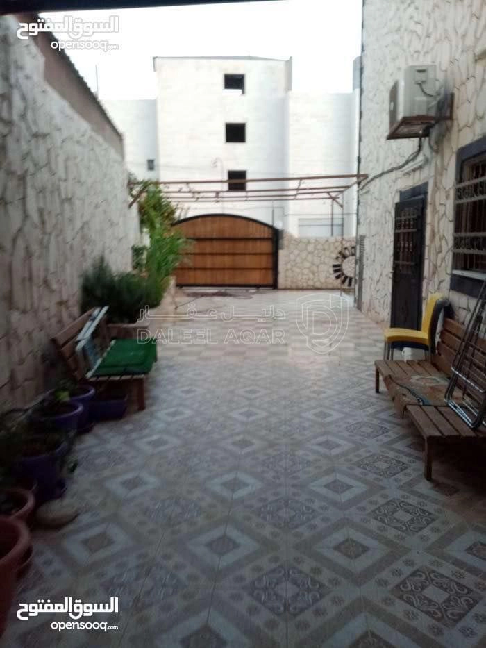 فيلا/منزل في الزرقاء الجديدة —السيفوي-خلف الدفاع المدني - 135,000 دأ - صورة 1