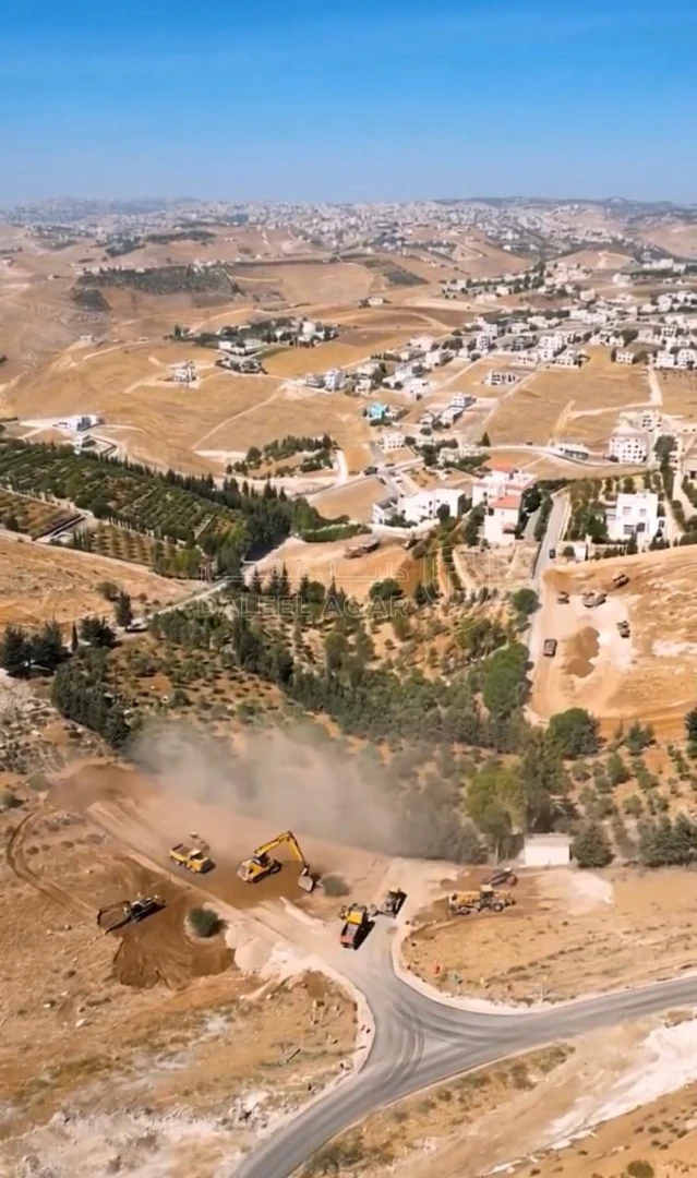 أرض في ارض لقطة للبيع في الحمر  - 225,000 دأ - صورة 1