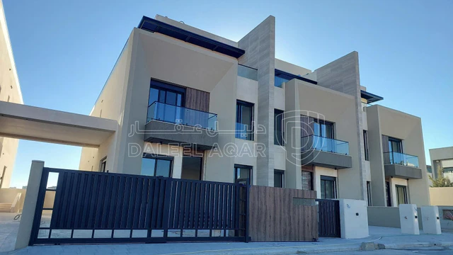 فيلا/منزل في عمان طريق المطار / رجم عميش  - 870,000 دأ - صورة NaN