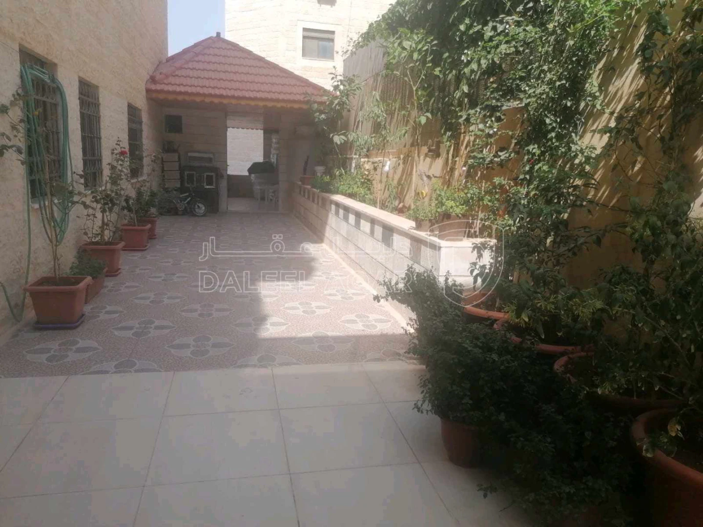 شقة في عمان ضاحية الرشيد قرب مسجد القدس عمارة رقم ٤ - 70,000 دأ - صورة 1