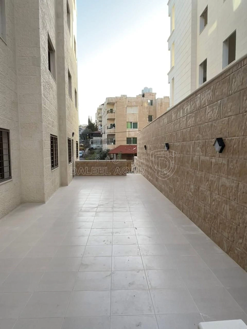 شقة في طبربور - قرب شارع الحج  - 95,000 دأ - صورة 1