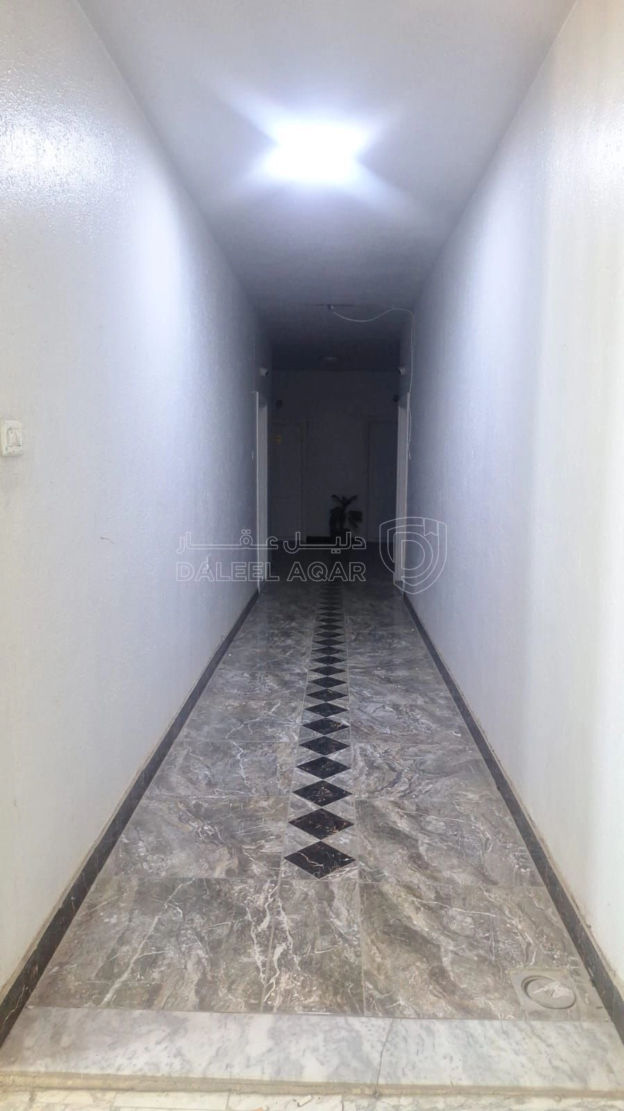 مبنى في الزرقاء الوسط التجاري  - 850,000 دأ - صورة 8