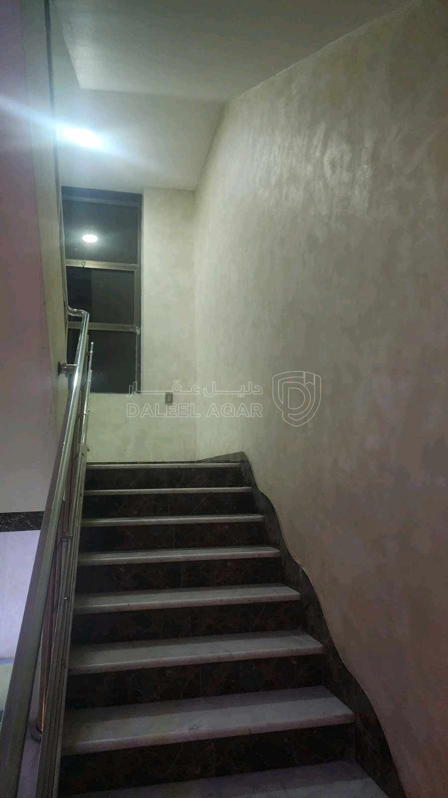 شقة في الكوم الاول - 130,000 دأ - صورة 1