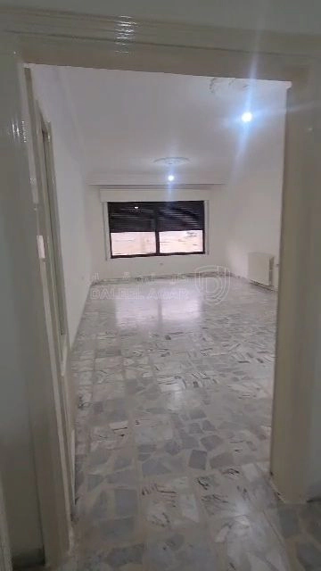 شقة في شقة للبيع في منطقة الجبيهة  - 76,000 دأ - صورة 1