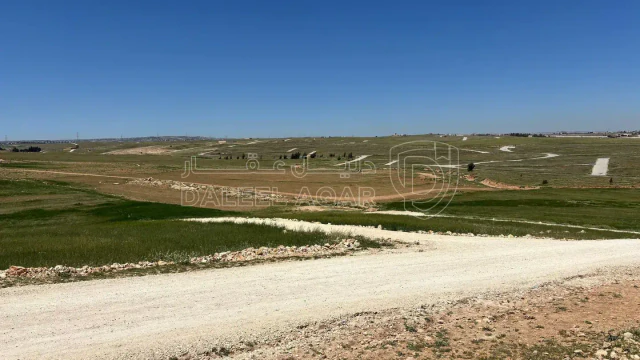 أرض في الصلاحية طريق المطار - 80,000 دأ - صورة 1