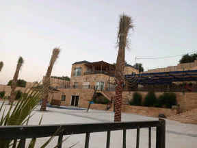 مزرعة/شاليه - السلط جلعد  - 325000 دأ