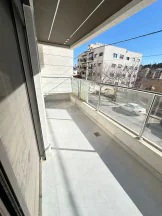 شقة - تبعد 2.5 كم عن طريق المطار  - 75000 دأ