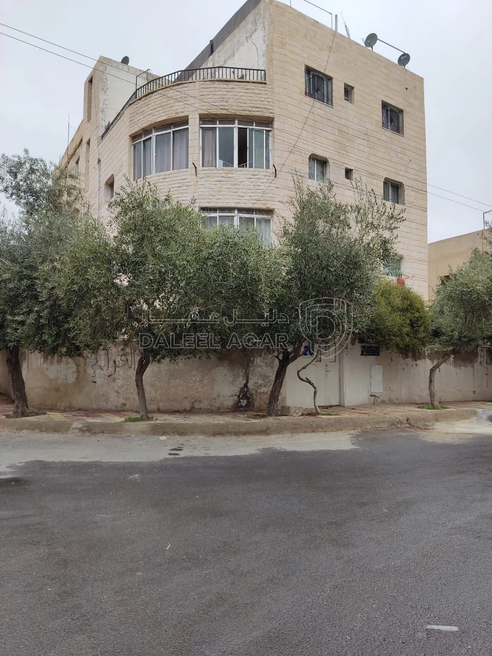 مبنى في عمارة  6 شقق مؤجرة بدخل شهري تقريبا 1000 دينار - 110,000 دأ - صورة 2